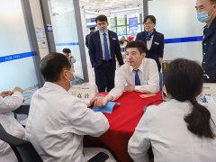 北京强寿中医院医疗专家团赴上海银行开展义诊